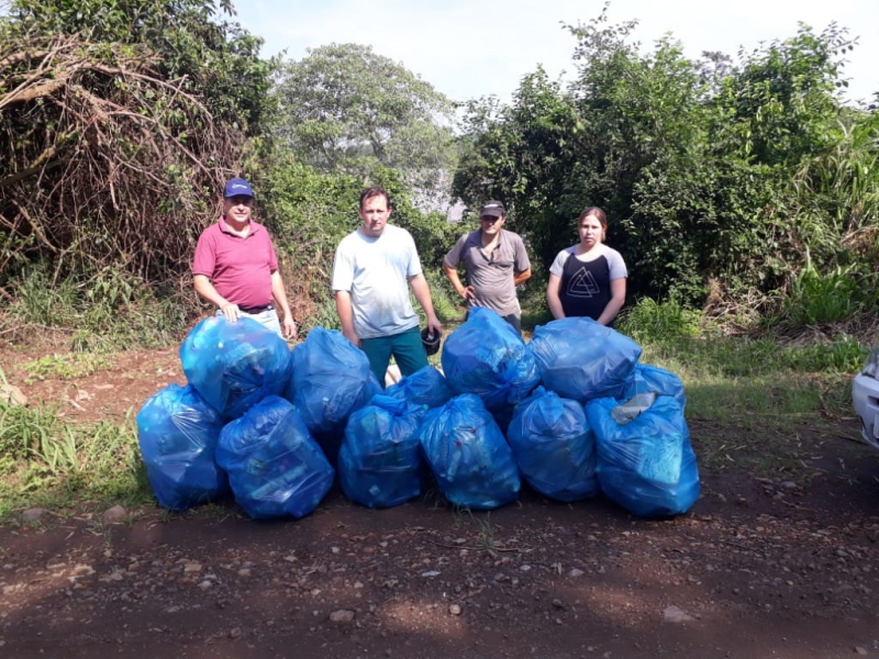 Realizado o mutirão de limpeza no Rio Uruguai